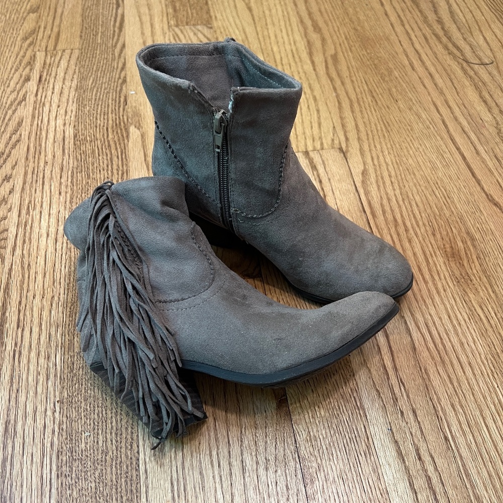 Pink & Pepper Fringe Boots Suede Like Warm Gray 6